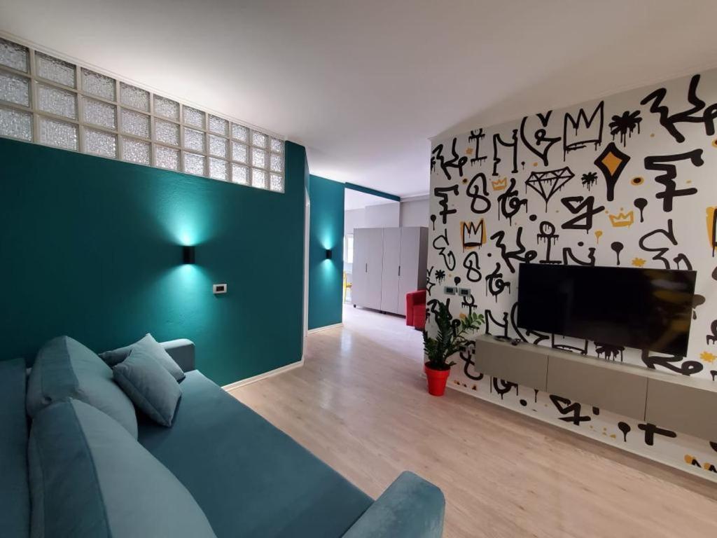 Helga'S Deluxe 3 Apartment Tirana Exterior foto